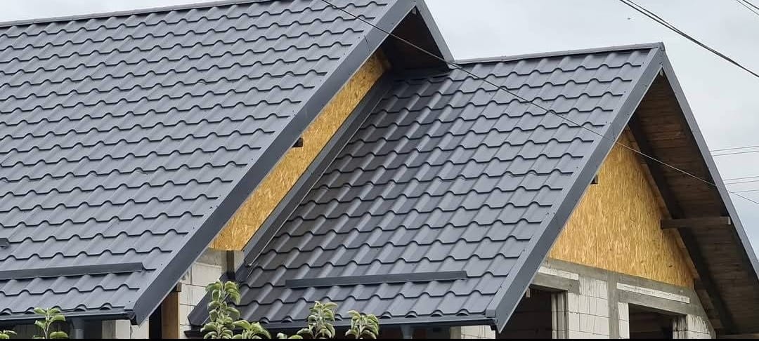 Lucrări reparații acoperiș în desfășurare